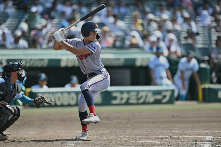 今年の夏の甲子園でも準々決勝に進出した京都国際高の清水詩太が育成1位　©Hideki Sugiyama
