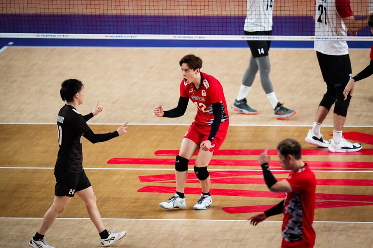 高橋藍（VNLドイツ戦）　©︎Volleyball World