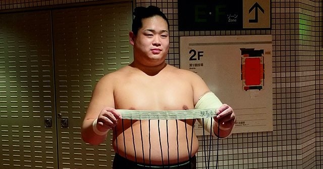 3人を十両に導いた縁起物。照ノ富士の復活と「さがり」の話。