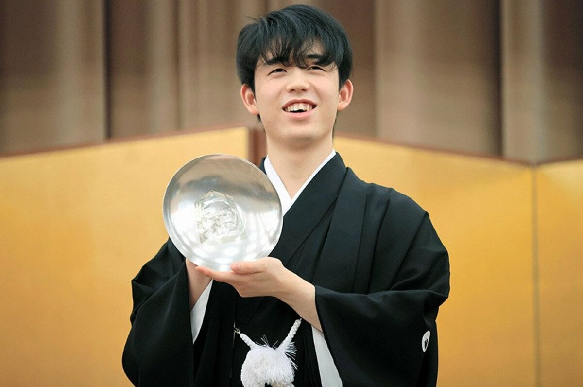 世界史と数学が好き 19歳藤井聡太三冠が明かす 苦手だった科目 は 英語は苦手でした 美術も嫌いでした 将棋 Number Web ナンバー