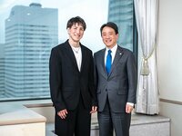 総合格闘家と銀行頭取による異色の対談が実現。目標、挫折、プレッシャー…をテーマに彼らは何を語り合ったのか？