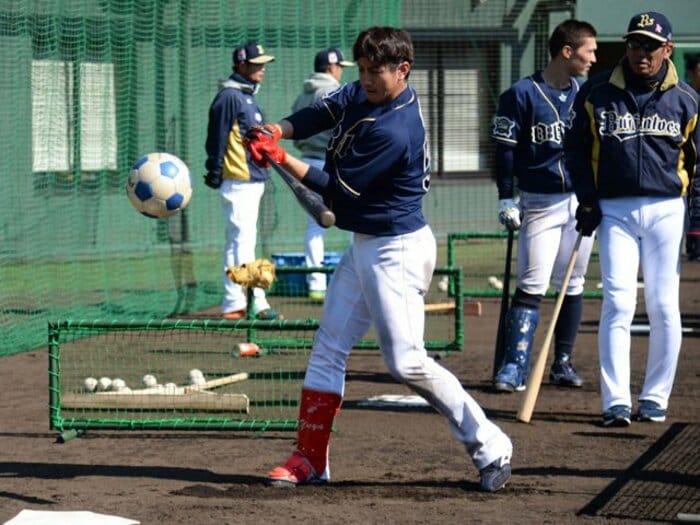 「盗塁王」から逆算した技術の数々。オリックス・小田裕也、小兵の生き方。＜Number Web＞ photograph by NIKKAN SPORTS