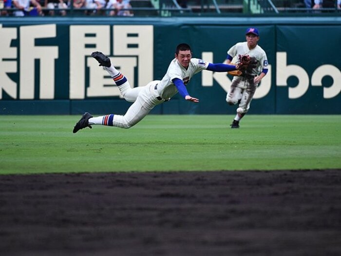 神戸国際大付は負け姿まで個性的。甲子園でも際立つ選手の“雄弁さ”。<Number Web> photograph by Hideki Sugiyama