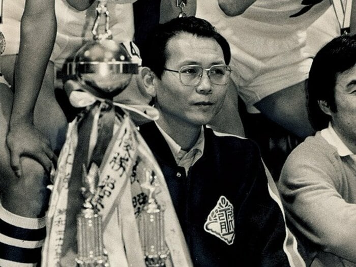 本物の名将は、選手を私物化しない。～バスケ・能代工業で全国を33度制した加藤廣志～＜Number Web＞ photograph by KYODO