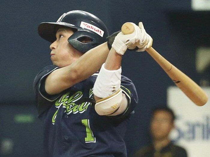 山田哲人が11種類のトス打撃を封印。夏男の秘訣は「休むことですかね」。<Number Web> photograph by Kyodo News