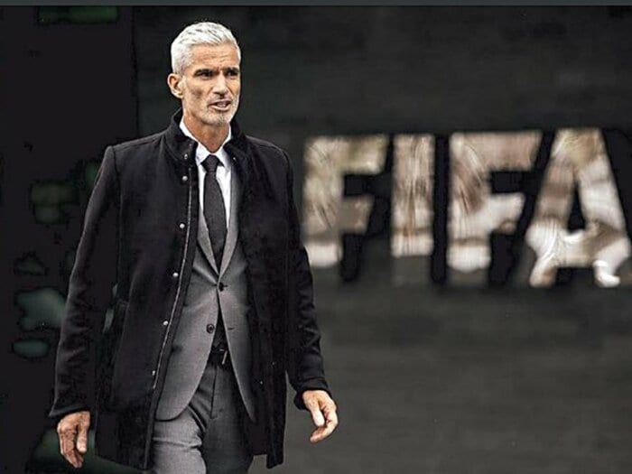 サッカーで世界は変えられる！元豪代表選手が社会活動で戦う理由。＜Number Web＞ photograph by Fairfax Media