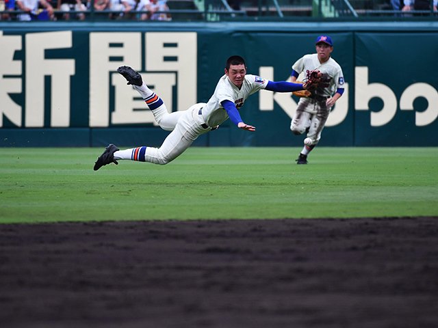神戸国際大付は負け姿まで個性的。甲子園でも際立つ選手の“雄弁さ