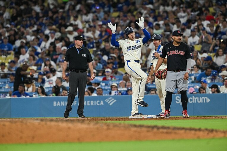 【他媒体でなかなか見られないドジャースナインのカッコイイ雄姿】 ／ photograph by Nanae Suzuki