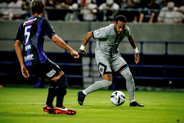 日本ツアーでのネイマール　©Sports Graphic Number