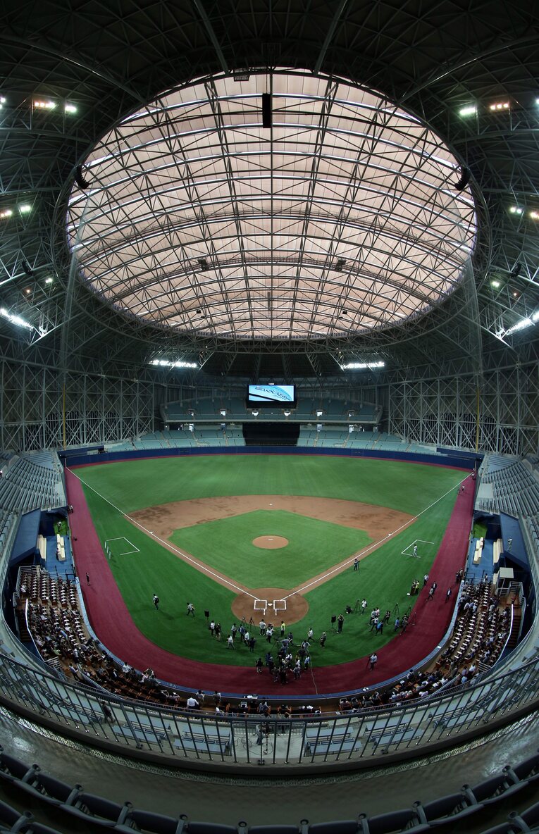 4階席まである高尺ドーム　©JIJI PRESS