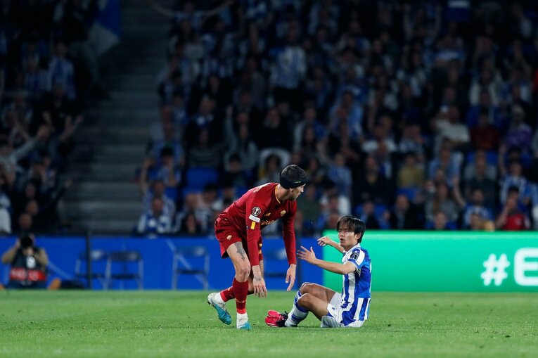 久保建英がELで味わった「先発落ち→敗退」での怒り・悲しみを撮った「タケ！と不調ソシエダサポが期待したが…」〈代表合流前にゴール〉(58)