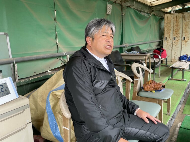 2025年4月撮影、京都廣学館高校コーチ　©︎NumberWeb