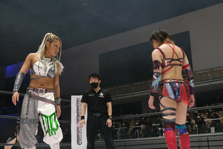 朱里とジュリア、“赤いベルト”戦を前にタッグ解散…スターダムを大きく変える「容赦なし」の対決とドンナ・デル・モンド結成秘話(11)