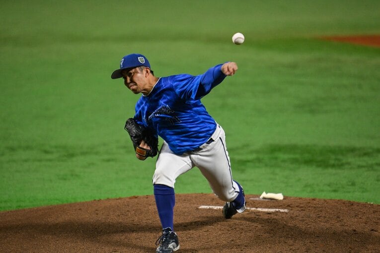 日本シリーズ第3戦、力投する東克樹　©Nanae Suzuki