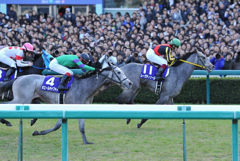 後にGI馬となるホエールキャプチャとアヴェンチュラを圧倒した阪神ジュベナイルフィリーズ　©Sankei Shimbun