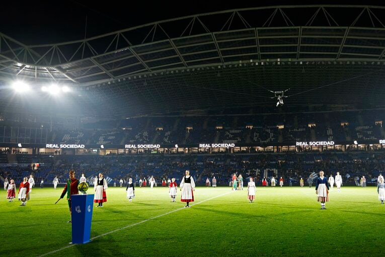 “監督解任”3連敗に傷心の久保建英「冬の移籍、さすがにない」と日本代表戦後に語ったが…「大ブーイングのサポーターに感謝」ソシエダ危機のリアル(3)