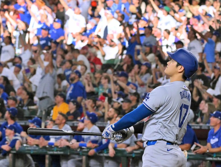 現地8月31日、ダイヤモンドバックス戦。1回表に44号ソロ本塁打、打った瞬間“確信”の表情　©JIJI PRESS