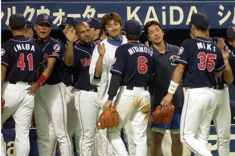 池山、ラミレス、宮本、稲葉、石井一ら当時のヤクルトは錚々たる顔ぶれが揃っていた　©︎SANKEI SHIMBUN