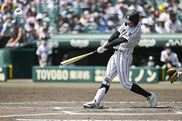 190cmの弟・慶太。バッティングシーン②　©Nanae Suzuki