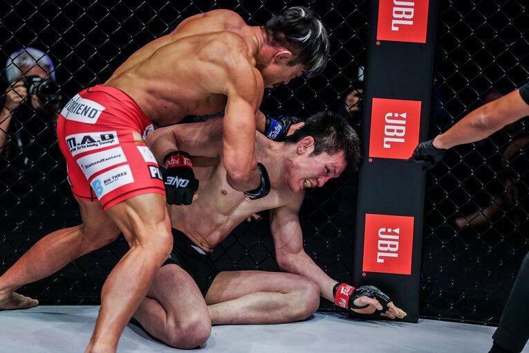 「那須川天心や武尊とは違うんですよ、僕は」青木真也が因縁の秋山成勲に大逆転KO負け…帰国して語った本音とこれから「50歳になっても」(31)