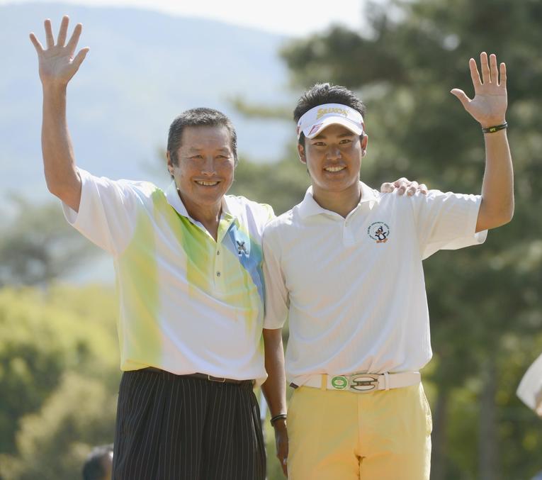 2013年つるやオープンでの記念写真　©︎KYODO