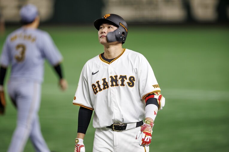 プロ野球史に残る成績を残してきた坂本も打撃で苦しんでいる　©Kiichi Matsumoto