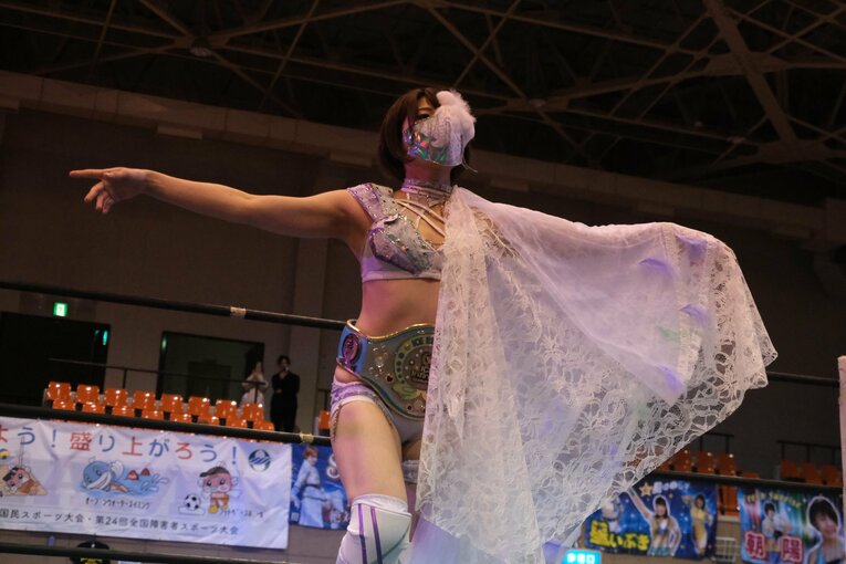 「可憐ですねぇ」人気女子レスラー・安納サオリに観客もウットリ…初の凱旋大会に滋賀が沸いた日「“絶対不屈彼女”は泣かないんです」(75)