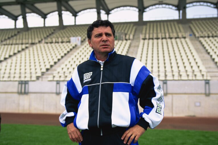 鹿島のコーチに就任した頃のエドゥー　©AFLO