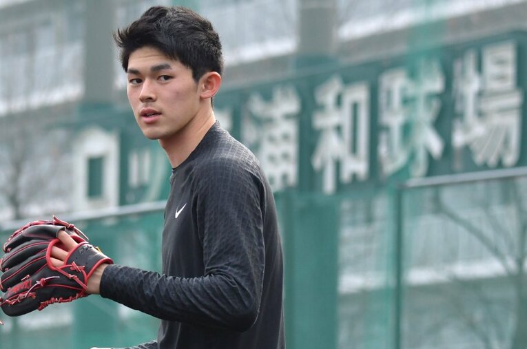 2019年ドラフト1位でロッテに入団した佐々木朗希。写真は翌年1月、ロッテ浦和球場での新人合同自主トレで ／ photograph by Sankei Shimbun