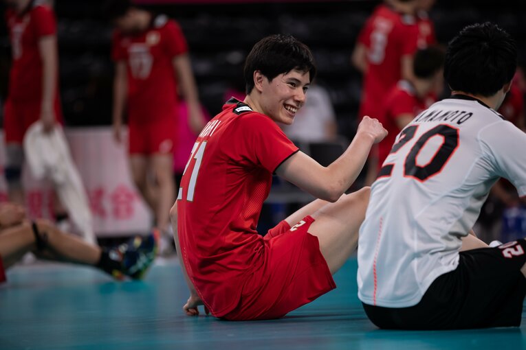 高橋藍は高校3年生だった20年2月に代表初選出。21年5月の中国戦でデビューした　©︎Takahisa Hirano