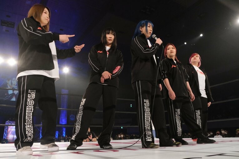 1月29日のスターダム名古屋大会に突如登場したプロミネンスのメンバー（クリックすると「この記事の写真」にとびます。流血等の過激な画像を含みますのでご注意ください）