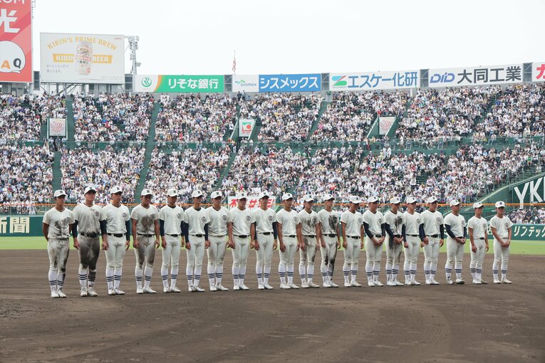 【比較写真】日大三は平均身長177cm　©JMPA