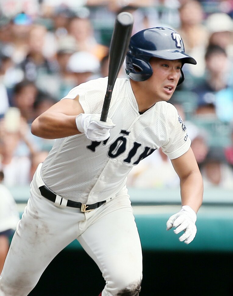 大阪桐蔭時代の香月。主軸を務めた2014年夏の甲子園では全国制覇を達成　©JIJI PRESS