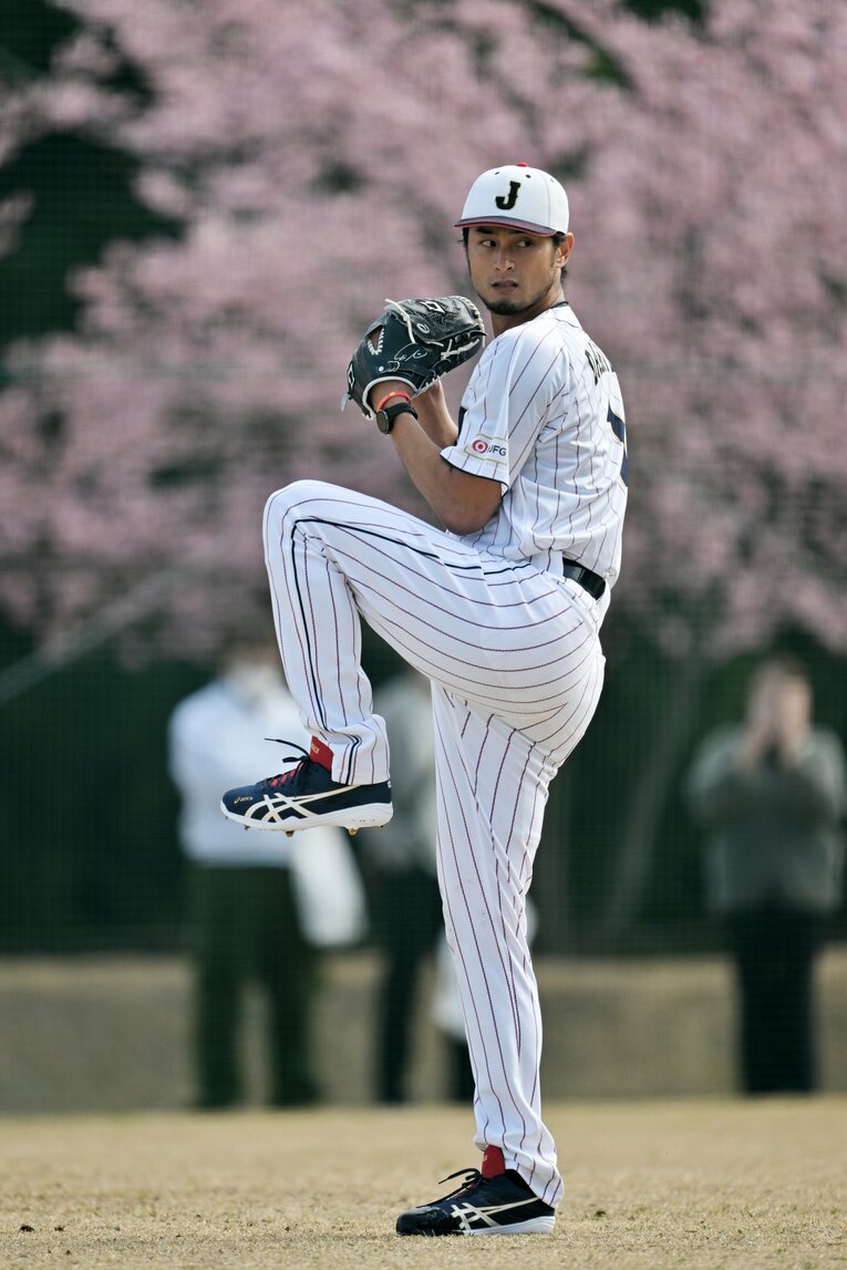 WBC合宿初日で遠投するダルビッシュ　©︎HIdeki Sugiyama