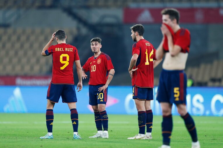 W杯前に日本人カメラマンが撮ったU-21スペインvs日本「リアルな実力差」ハイプレス空転の完敗を“未来予測”にしないためには… (29)