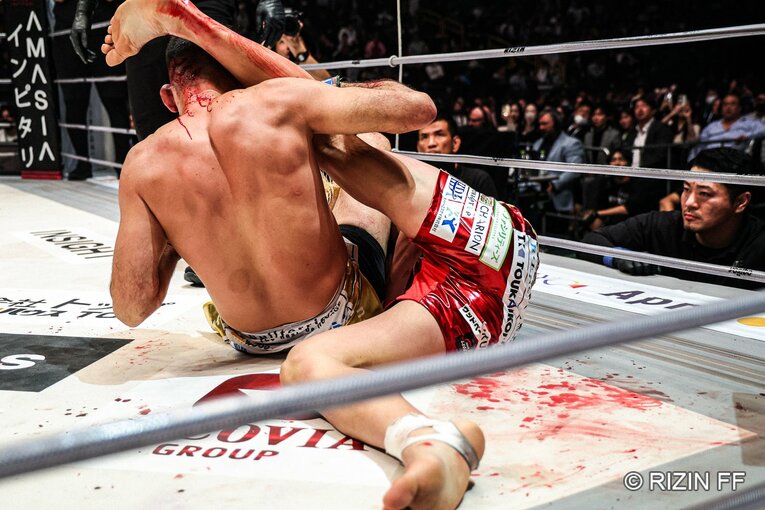 鈴木千裕vs.クレベル・コイケ　©RIZIN FF