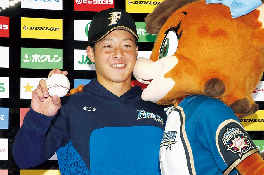 吉田輝星の初白星とストーブの燗酒。~孤高の努力の出番はもう少し先~<Number Web> photograph by KYODO