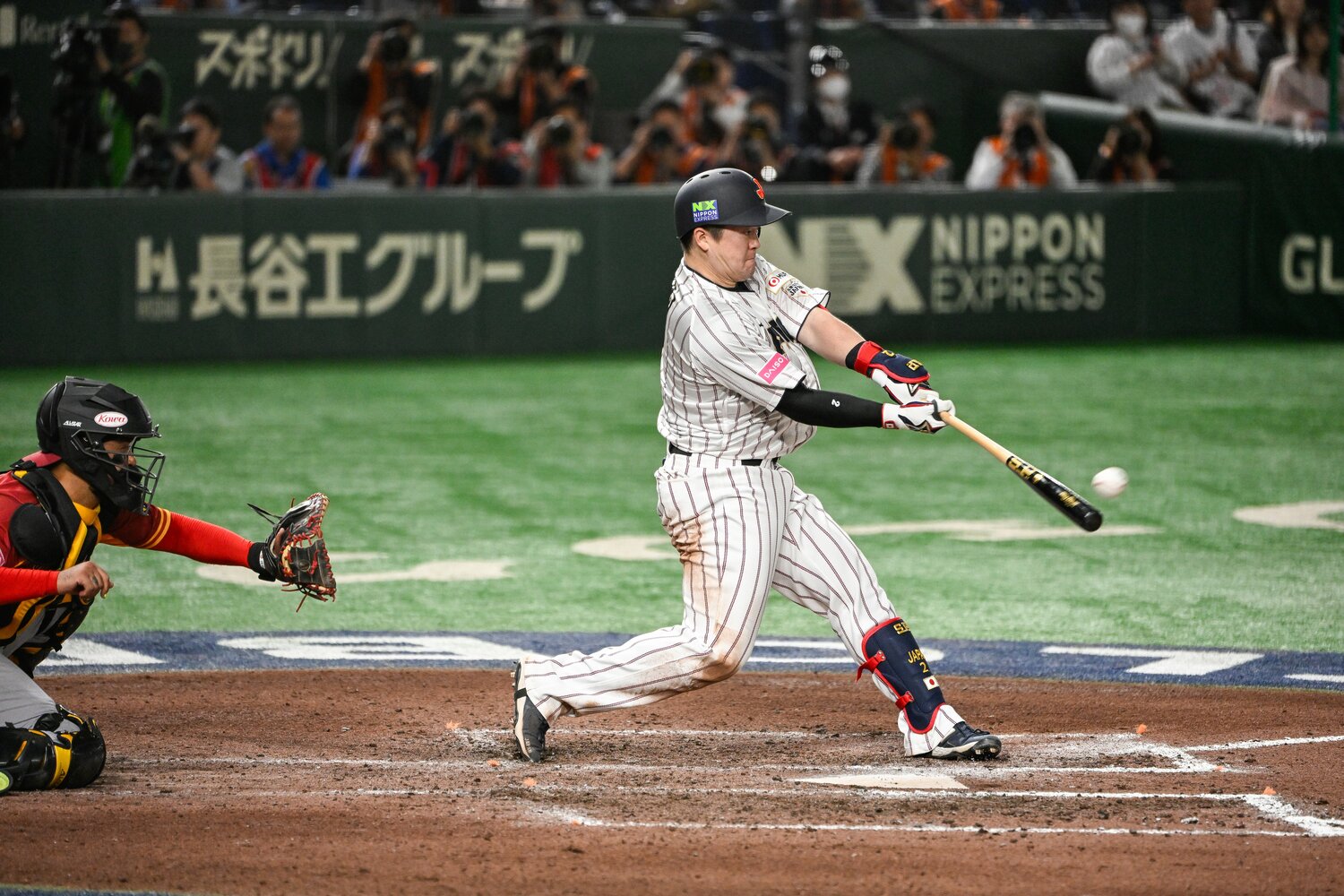 ベネズエラ戦の6回、5対5の同点から満塁本塁打を放った牧秀悟　©︎Nanae Suzuki