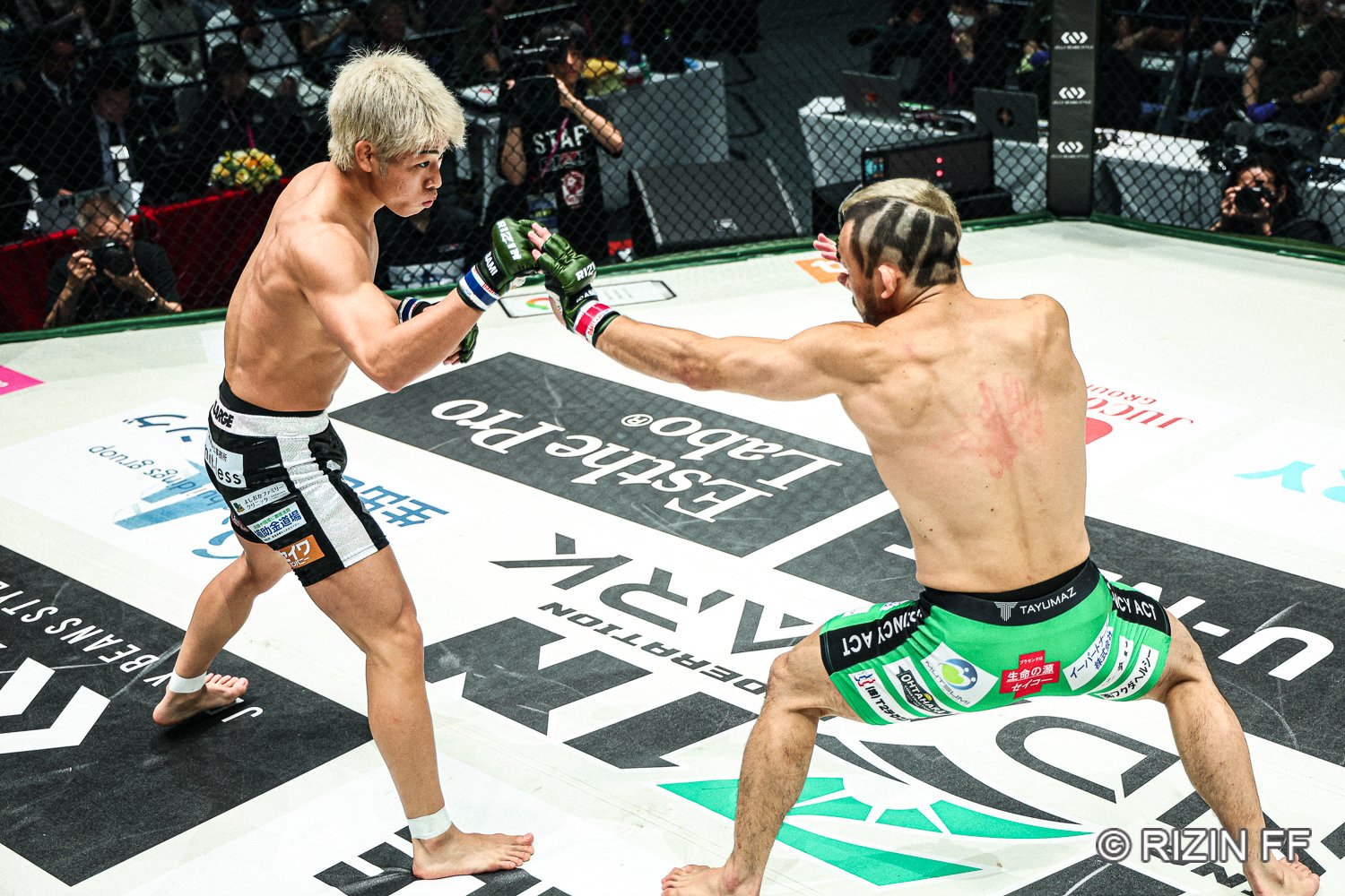扇久保にとって神龍は“14歳下の教え子”でもあった ©RIZIN FF