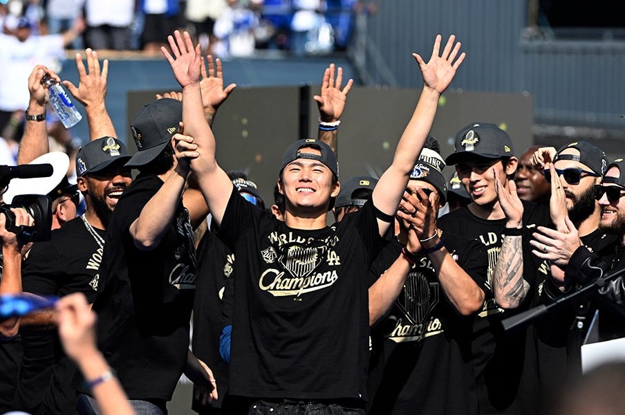 山本由伸の“ドジャース内評価”ウラ側…大谷翔平「世界一の投手だとみんな思ってる」ロバーツ監督「彼のお陰でいい監督になれた」真のエースになるまで