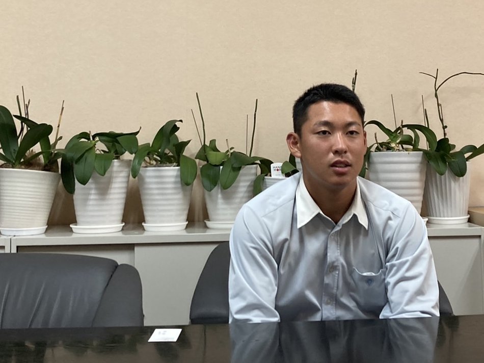 インタビューに応える山田陽翔