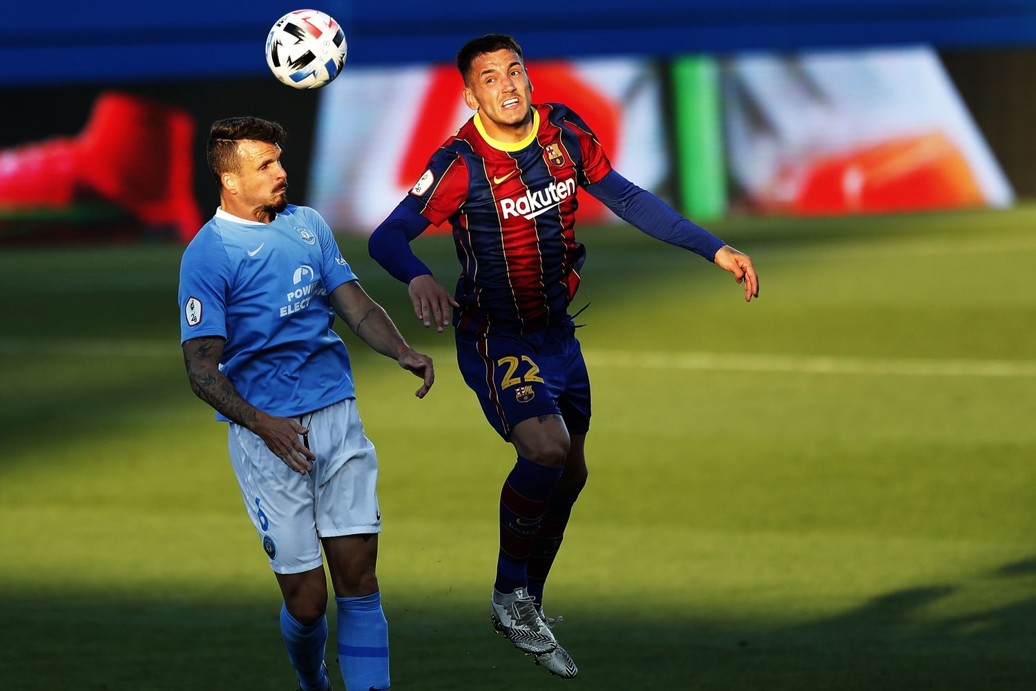 後半に入って夕日が差し込む©Daisuke Nakashima