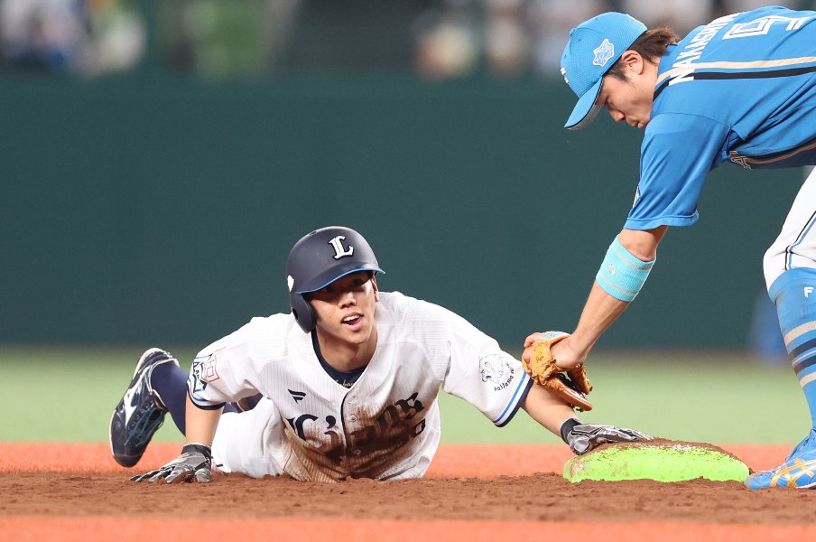 西武・高松渡「ヘッドスライディングの理由」“気合の表れ”じゃない！ リプレー検証時代の“勝てる盗塁術”とは…スペシャリストの準備と思考法＜Number Web＞ photograph by JIJI PRESS