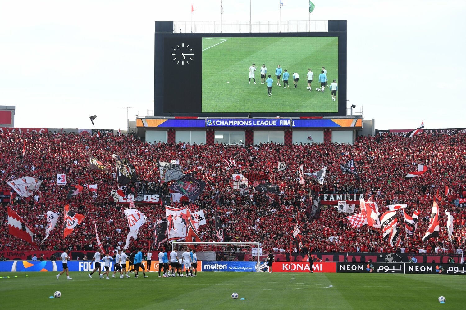 ゴール裏を埋め尽くしたサポーター。ウォームアップの時点でこの熱量