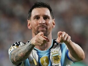 W杯に神降臨「メッシ38歳のハットトリック」カメラマンが“目の前で撮った”決定的瞬間「デパウルがメッシよりも嬉しそうに…」アルゼンチンの強さの理由