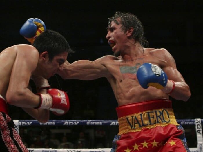 「28歳で死去…破滅した天才ボクサー」“27戦27勝27KO”エドウィン・バレロとは何者だったのか?「映像と全然違う」対戦者が語る“本当の実力”<Number Web> photograph by Getty Images