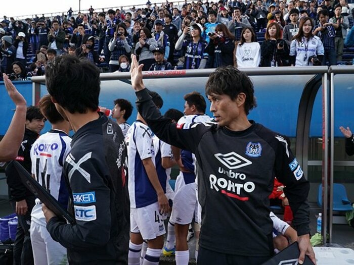なぜガンバU-23は機能不全だったか。宮本恒靖監督「選手が揃わない」<Number Web> photograph by J.LEAGUE PHOTOS