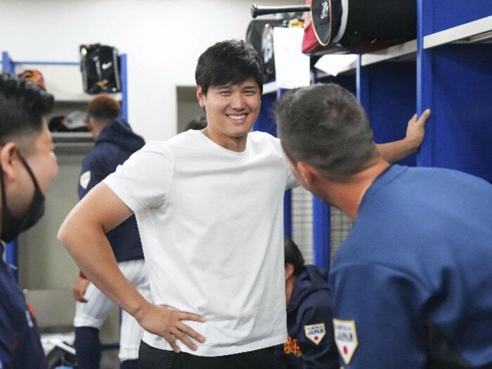 「テレビカメラには映らなかった」大谷翔平の笑顔、ダルビッシュが佐々木朗希にかけた忘れられない言葉…“ウワサの”WBC密着映画、何がスゴい？＜Number Web＞ photograph by KYODO