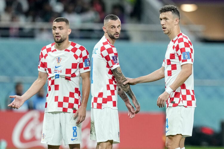 モドリッチ acミラン 背番号】25-26 ACミランホームユニホーム14番