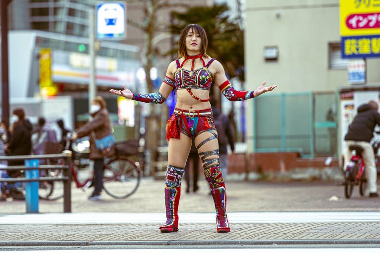 スターダム新王者・朱里が語った“亡き母への感謝”とチャンピオンの覚悟「プロレスも究めたと言っていいのかな」《戴冠記念グラビア》(2)